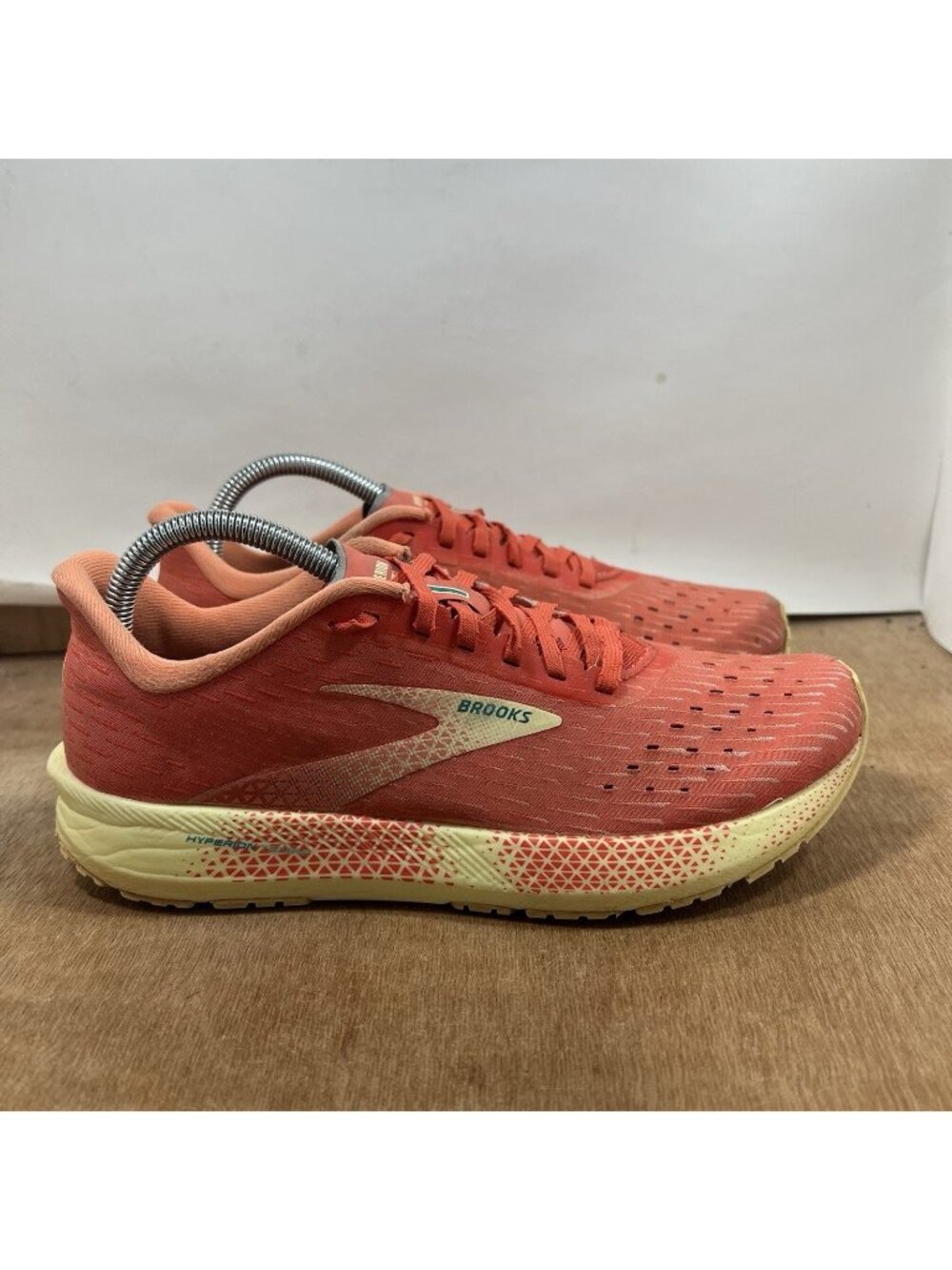 Brooks Hyperion Tempo Women Size 9 Fusion Coral Neon Orange Running Shoes